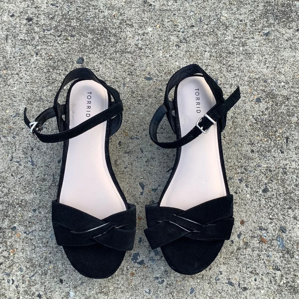 Torrid Womens Black Faux Suede Knotted Platform Wedge Sandals SZ 12W Wide Width